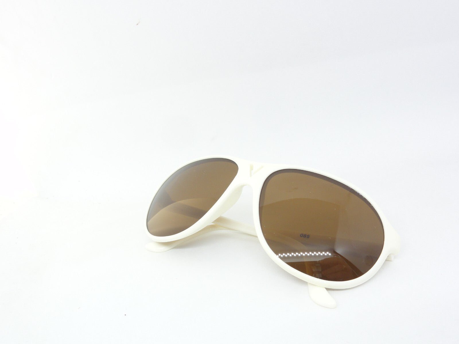 VUARNET  SUNGLASSES 085 WHITE  TEMPLE PX 2000 VINTAGE NEW OLD STOCKS